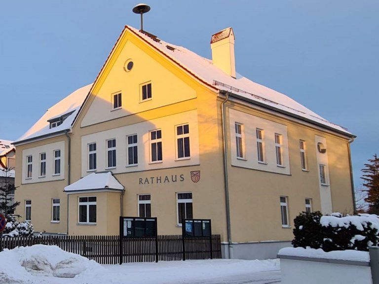 Grossansicht in neuem Fenster: Rathaus der Gemeinde Jesenwang Grossansicht in neuem Fenster: Rathaus der Gemeinde Jesenwang