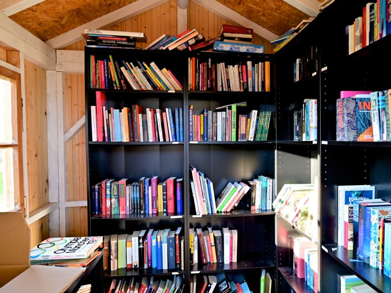 Grossansicht in neuem Fenster: Bücherstube Hattenhofen (Innenansicht) Grossansicht in neuem Fenster: Bücherstube Hattenhofen (Innenansicht)